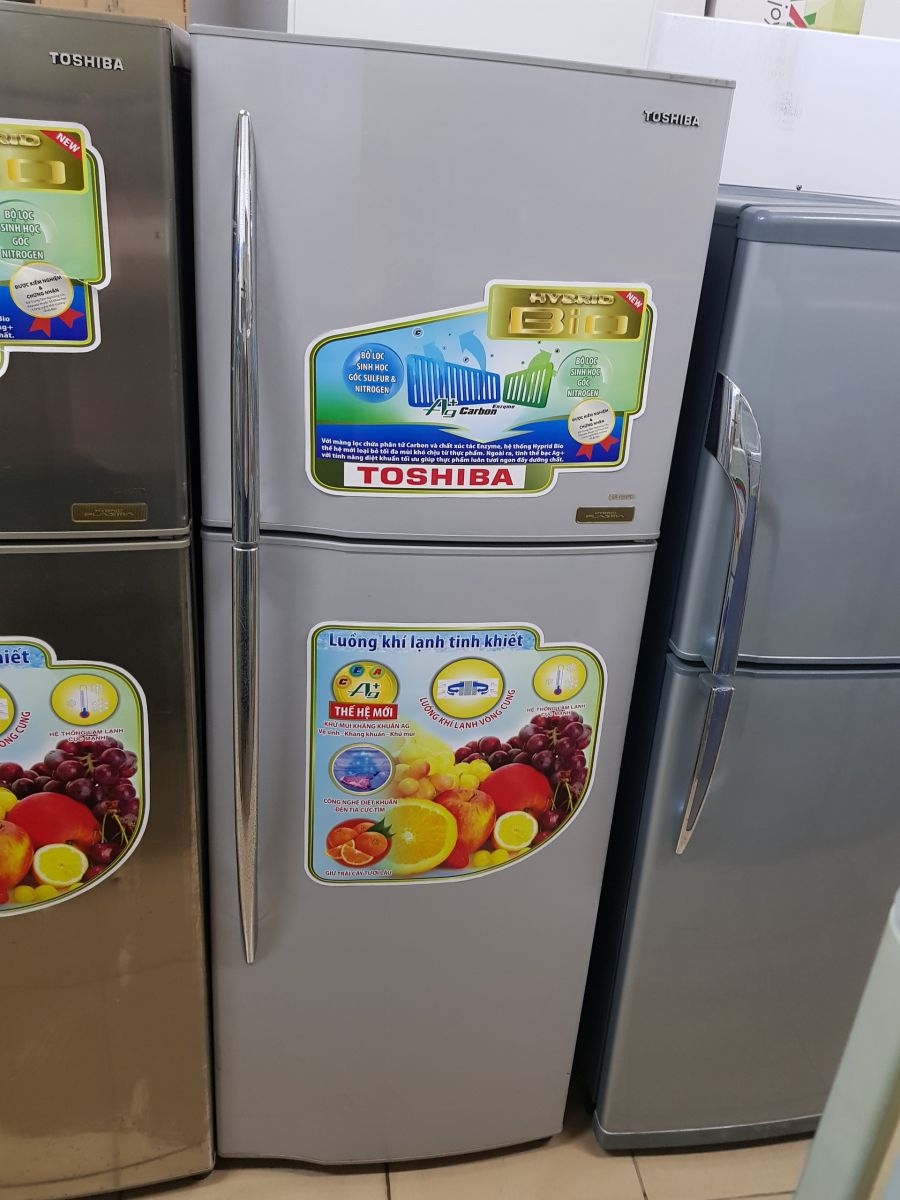 tu-lanh-Toshiba-cu-.jpg